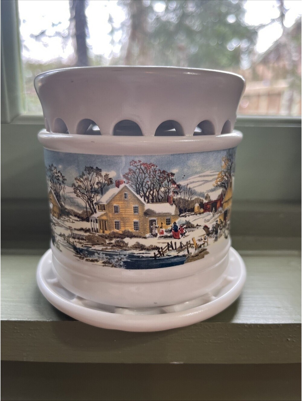 Avon Winter Village Scene Ceramic Candle Wax Warmer English Country Fairy Light